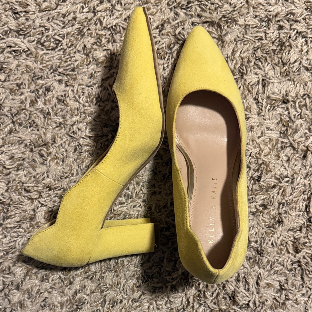 Kelly & Katie Bright Yellow Heels - Picture 2 of 8
